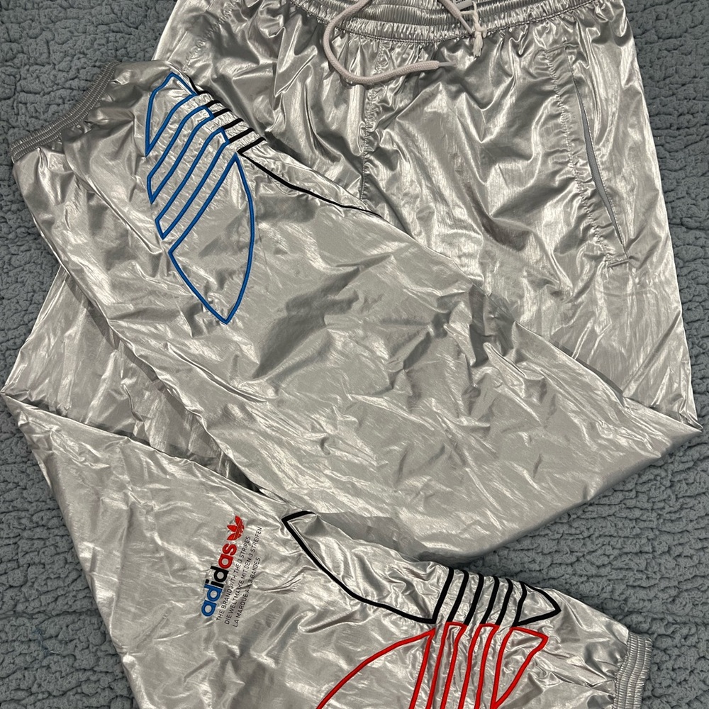COPY - 🏷️NWOT- ADICOLOR TRICOLOR METALLIC TRACK PANTS